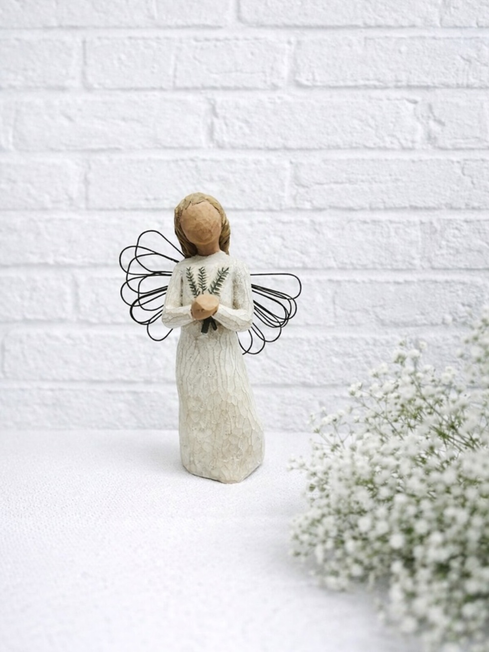 Willow Tree Angel of Remembrance Figurine Susan Lordi Artist 2001
